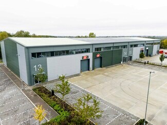 Plus de détails pour 41 College Rd, Aylesbury - Industriel à louer