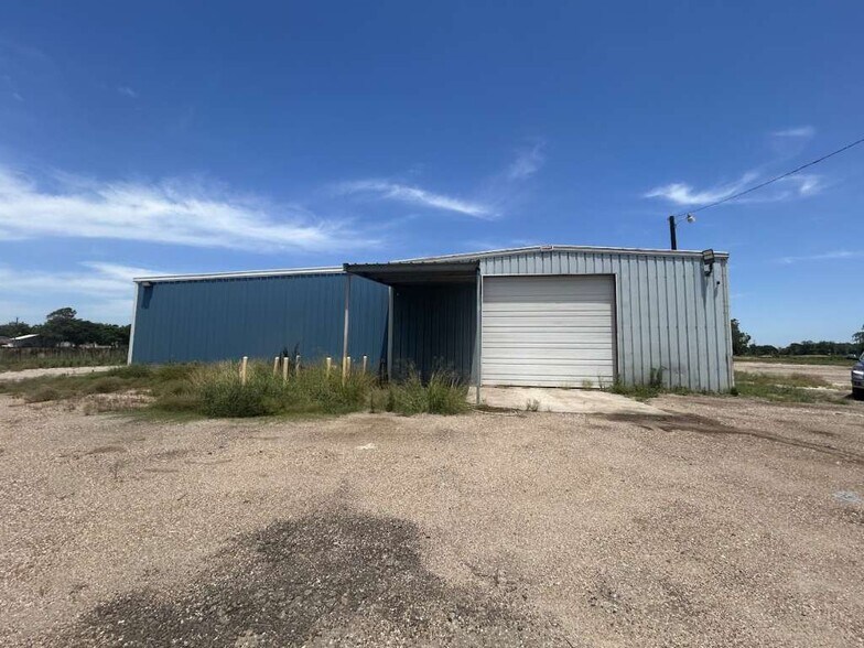 304 E York St, Ganado, TX à vendre - Photo du bâtiment - Image 3 de 9