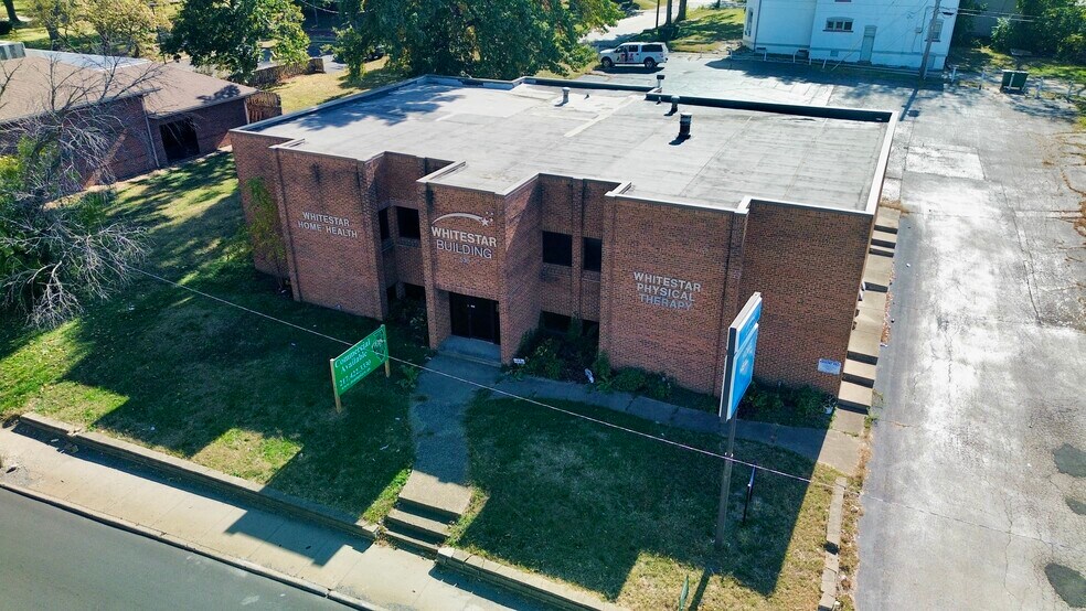 535 W Eldorado St, Decatur, IL à vendre - Photo du bâtiment - Image 1 de 11