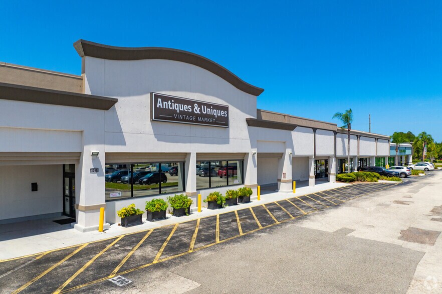 1220-1296 Sarno Rd, Melbourne, FL à louer - Photo du bâtiment - Image 3 de 16