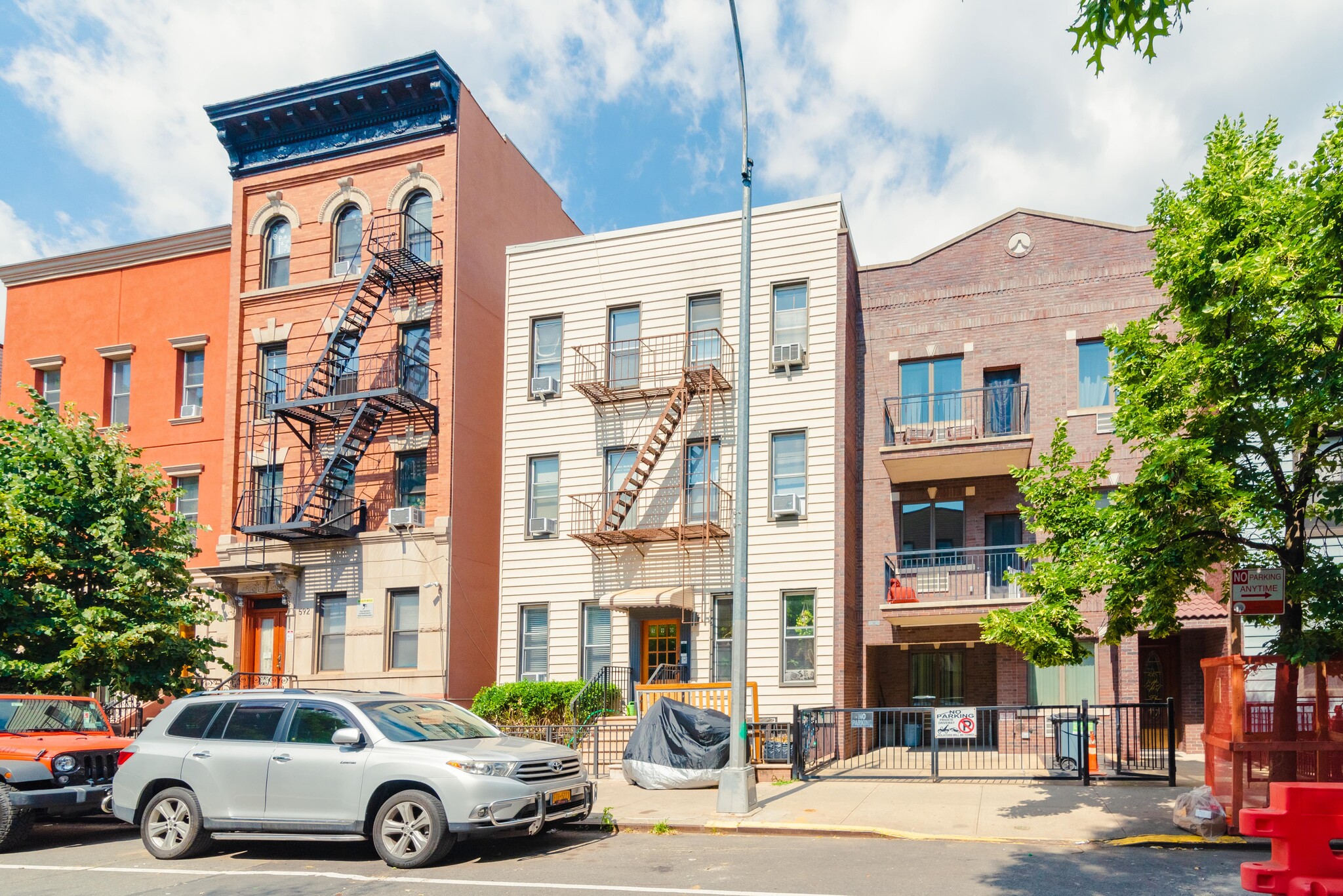 590 Leonard St, Brooklyn, NY à vendre Photo principale- Image 1 de 1