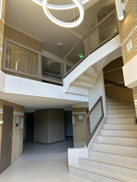 Rue Albert Einstein, Champs-sur-Marne à vendre - Hall d’entrée - Image 2 de 8