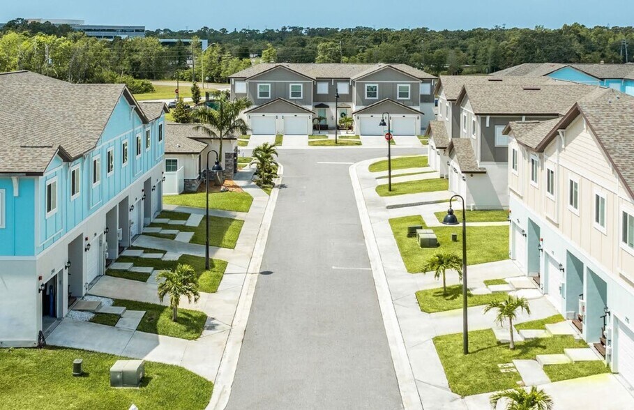 2108 Sebring Pl, Clearwater, FL à vendre - Photo du bâtiment - Image 2 de 10