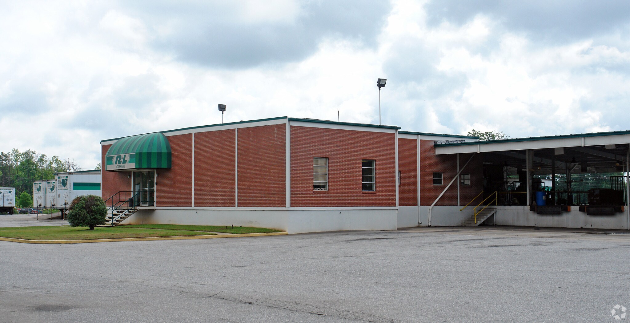 25 Chrome Dr, Greenville, SC for lease Primary Photo- Image 1 of 5