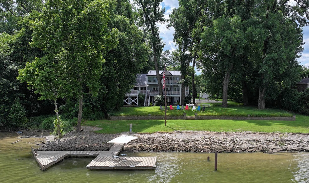 3227 River Rd, Louisville, KY à vendre - Photo du bâtiment - Image 2 de 47