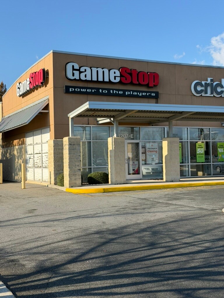 3227 Old Forest Rd, Lynchburg, VA à louer Photo principale- Image 1 de 3