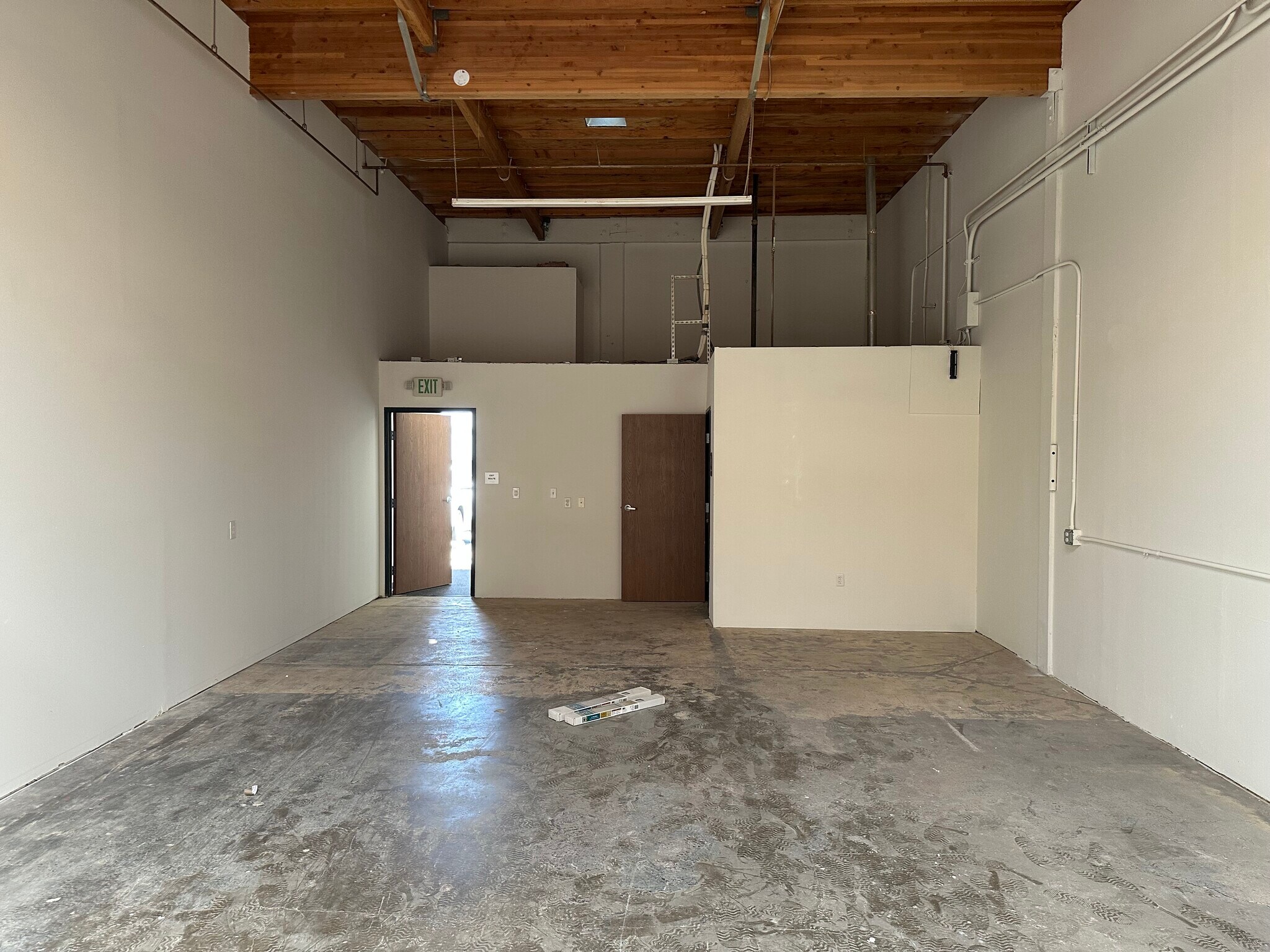1320 N Miller St, Anaheim, CA for lease Interior Photo- Image 1 of 5