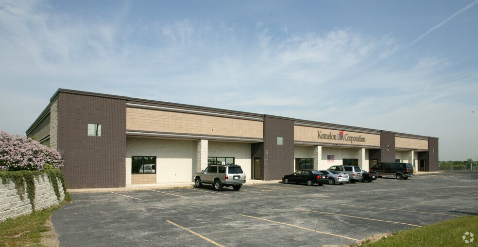 301 Commerce St, Waukesha, WI à louer - Photo du bâtiment - Image 1 de 6