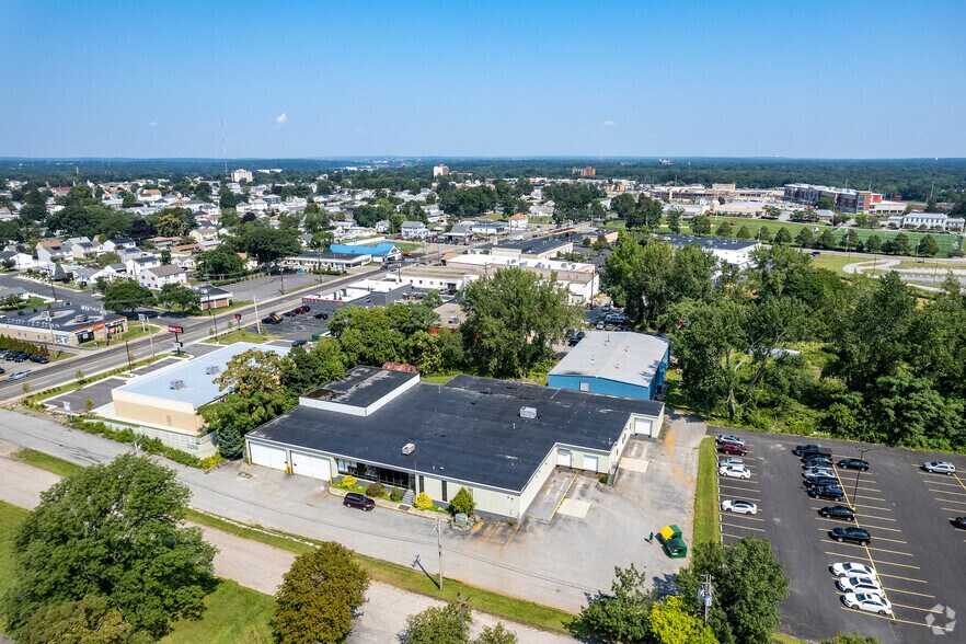 2266 Pawtucket Ave, East Providence, RI à vendre - Aérien - Image 2 de 7