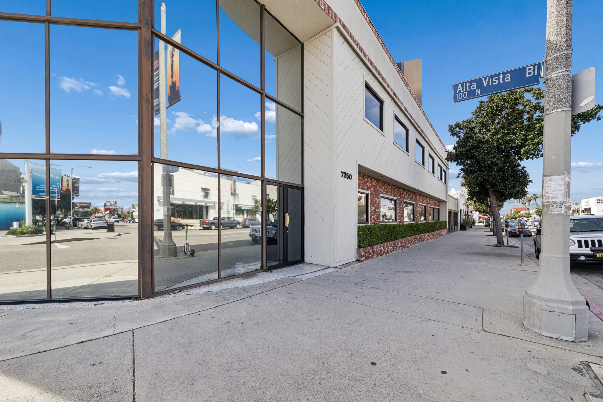 7250 Beverly Blvd, Los Angeles, CA for lease Interior Photo- Image 1 of 2