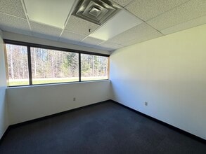30 Boston Ct, Essex Junction, VT for lease Interior Photo- Image 2 of 2