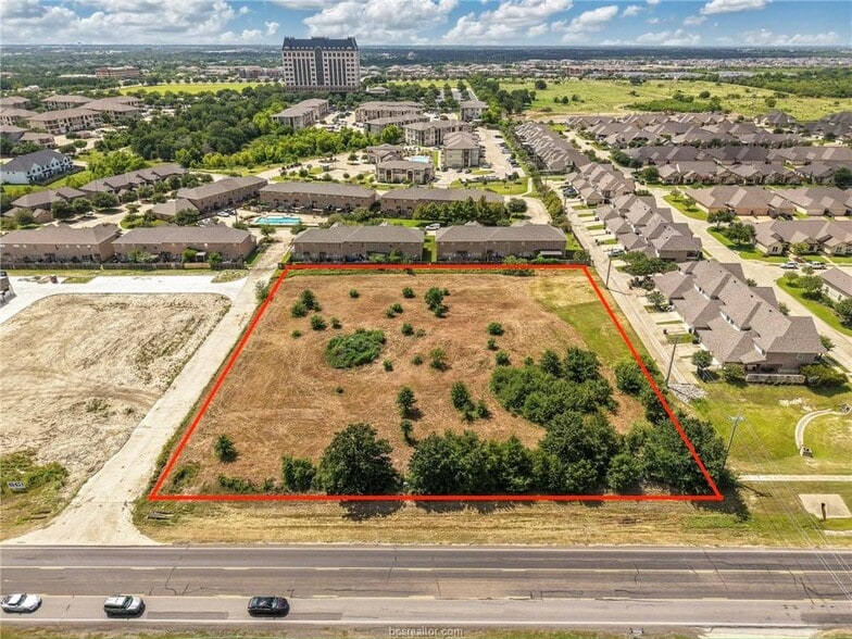3711 Harvey Rd, College Station, TX à vendre - Photo du bâtiment - Image 1 de 10