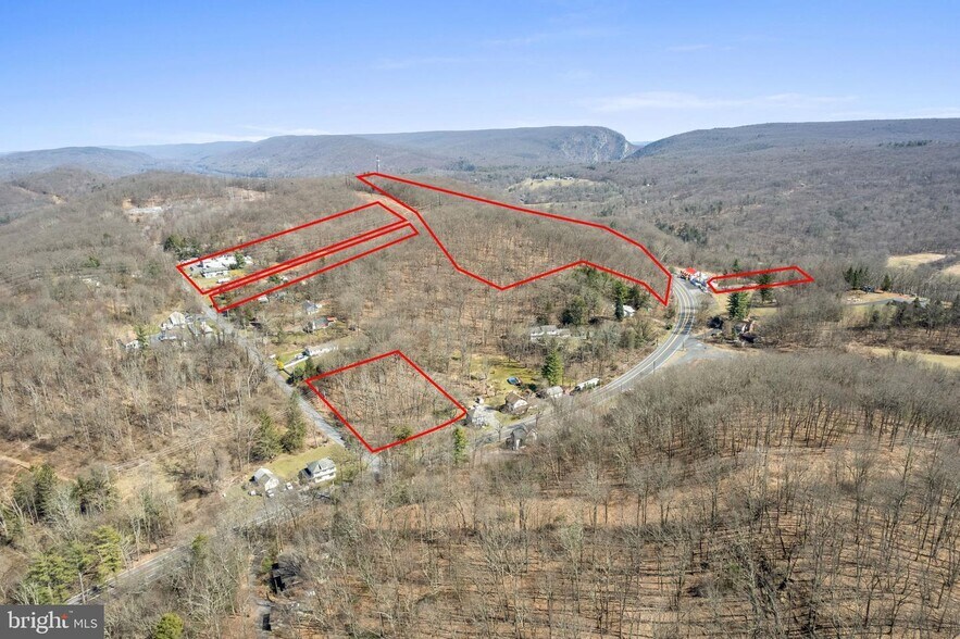 3154 Godfrey Ridge Dr, Stroudsburg, PA à vendre - Photo du bâtiment - Image 2 de 5