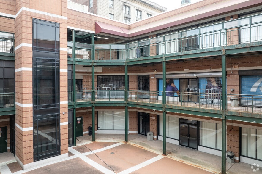 157-183 Main St, Paterson, NJ for lease - Building Photo - Image 3 of 6