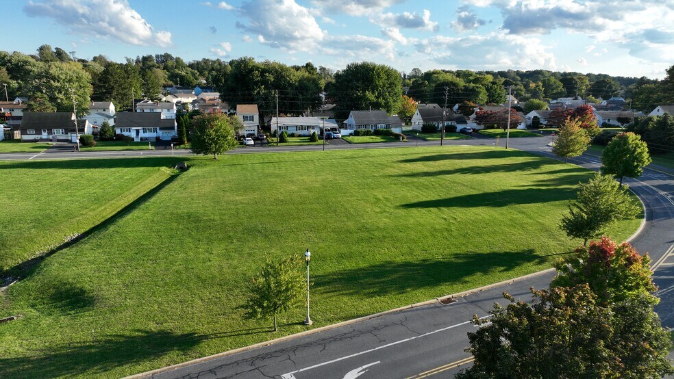 1508 Sullivan Trl, Easton, PA for lease - Building Photo - Image 2 of 13