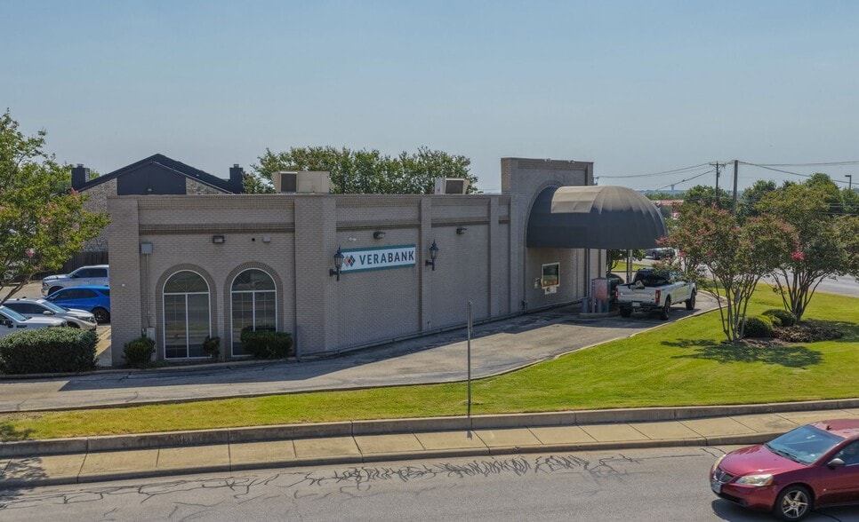 902 Palm Valley Blvd, Round Rock, TX for sale - Building Photo - Image 2 of 6