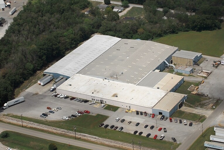 1040 Higgs Rd, Lewisburg, TN à louer Photo principale- Image 1 de 2