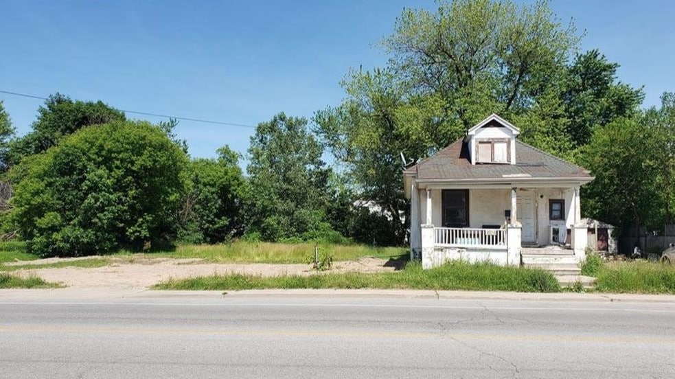 4128 Victoria Ave, Niagara Falls, ON for sale - Primary Photo - Image 1 of 1