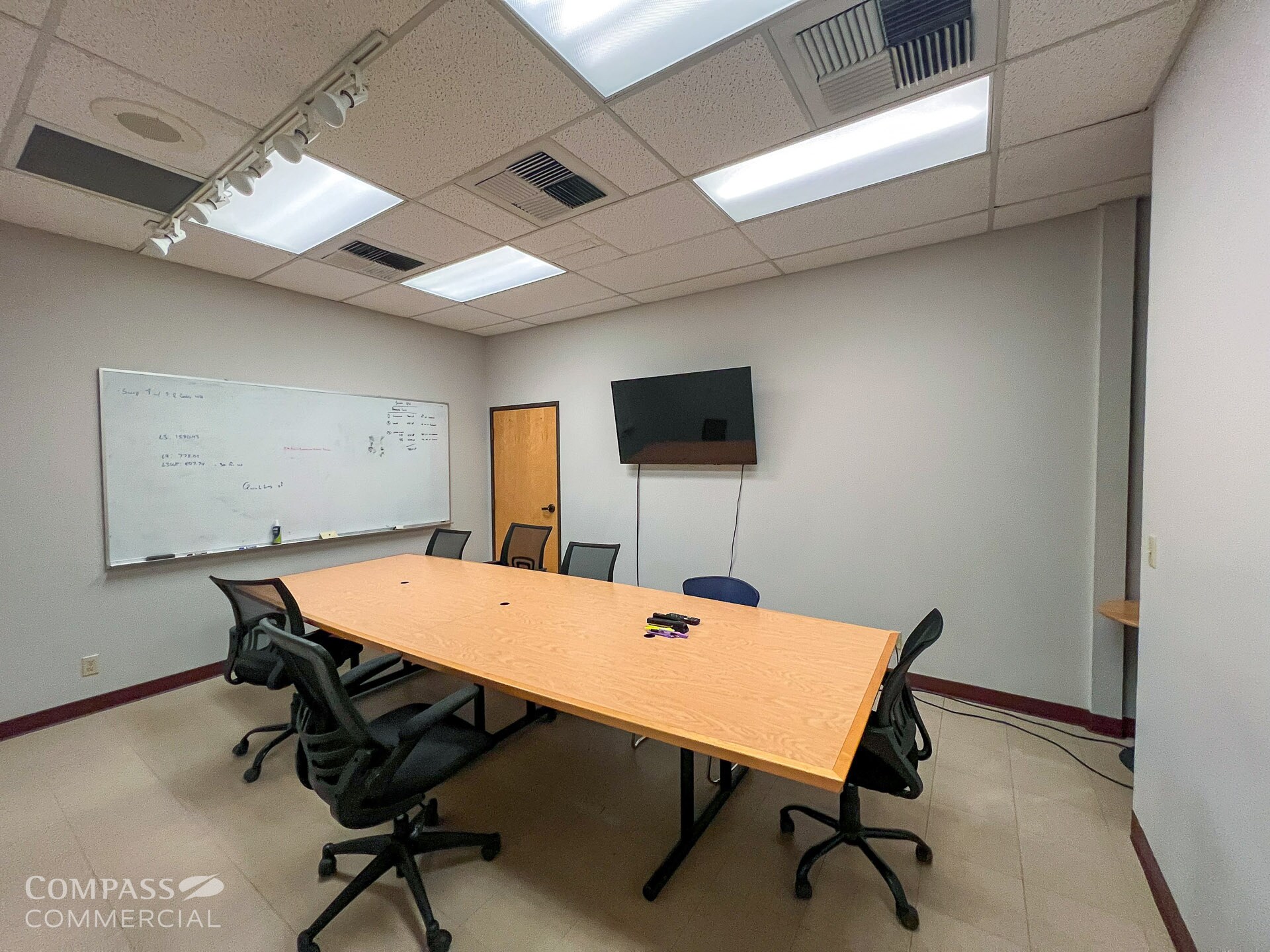 63140 Britta St, Bend, OR for lease Interior Photo- Image 1 of 7