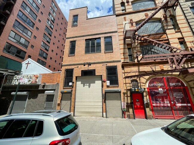 Plus de détails pour 211 E 121st St, New York, NY - Bureau/Commerce de détail, Industriel à louer