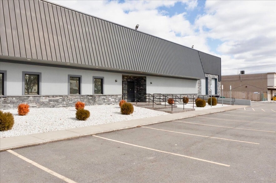 465 W Commercial St, East Rochester, NY for lease - Building Photo - Image 2 of 52