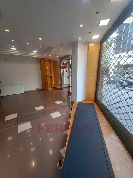 Retail in Barcelona, Barcelona for lease - Interior Photo - Image 2 of 10