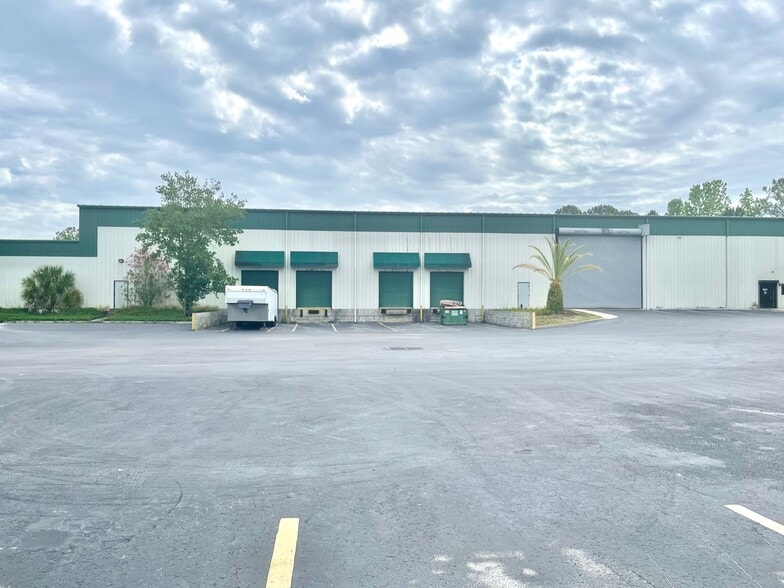 19994 Independence, Groveland, FL for lease - Primary Photo - Image 1 of 11
