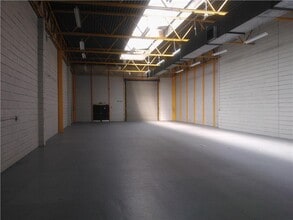 34-76 Burners Ln, Milton Keynes for lease Interior Photo- Image 1 of 3