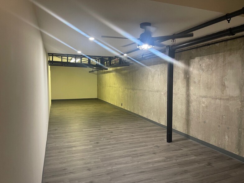 50-100 W Lemon Ave, Monrovia, CA for lease - Interior Photo - Image 2 of 49