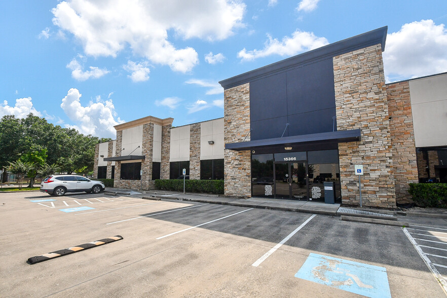 15366 Park Row, Houston, TX for lease - Building Photo - Image 1 of 30