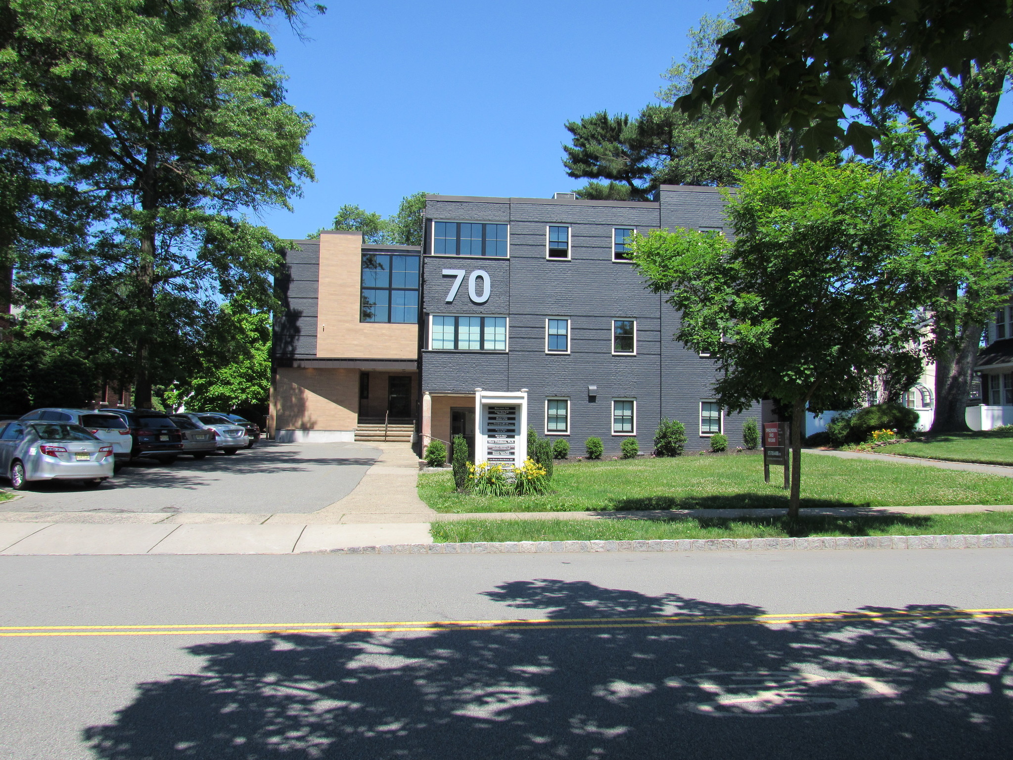 70 Park St, Montclair, NJ à vendre Photo du bâtiment- Image 1 de 1