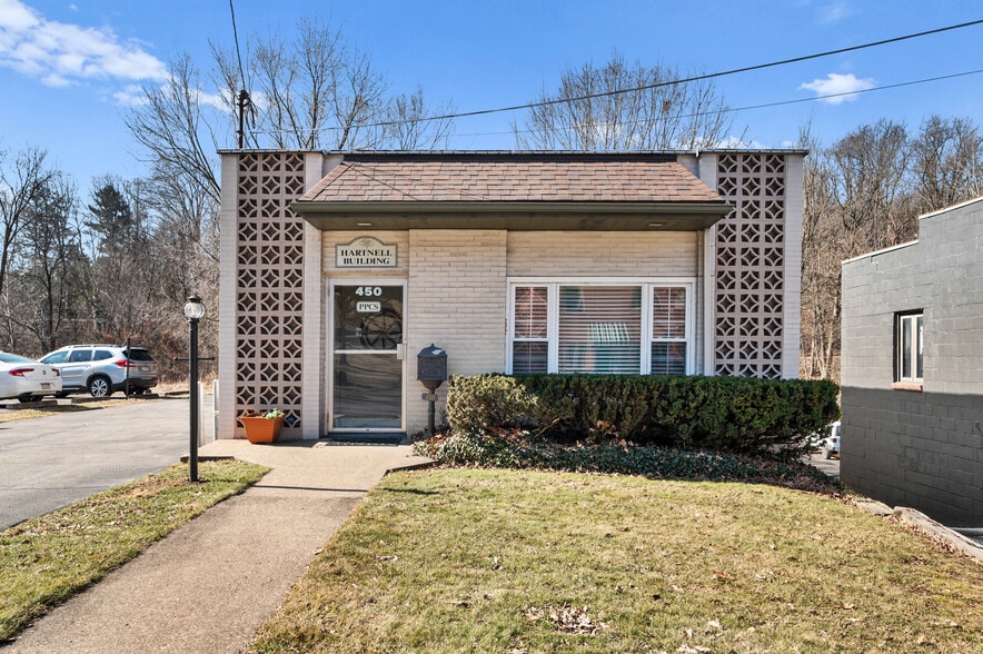 450 Castle Shannon Blvd, Pittsburgh, PA for sale - Primary Photo - Image 1 of 43