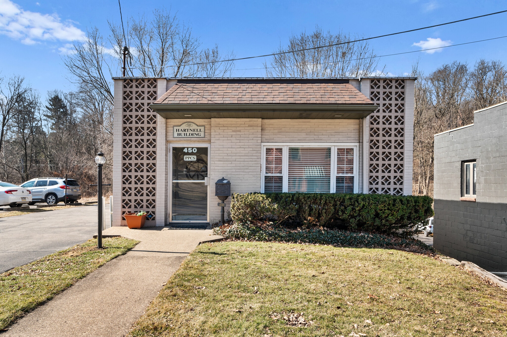 450 Castle Shannon Blvd, Pittsburgh, PA for sale Primary Photo- Image 1 of 44