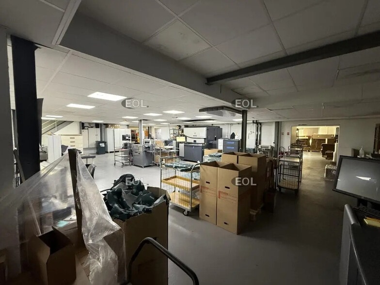 Flex in Neuilly-Plaisance for lease - Building Photo - Image 2 of 13