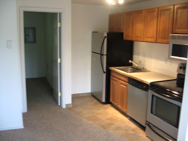 911 SW Broadway Dr, Portland, OR for sale - Building Photo - Image 3 of 11