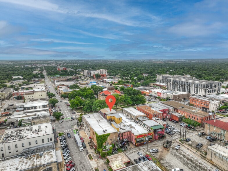 139 E Hopkins St, San Marcos, TX for sale - Building Photo - Image 3 of 84