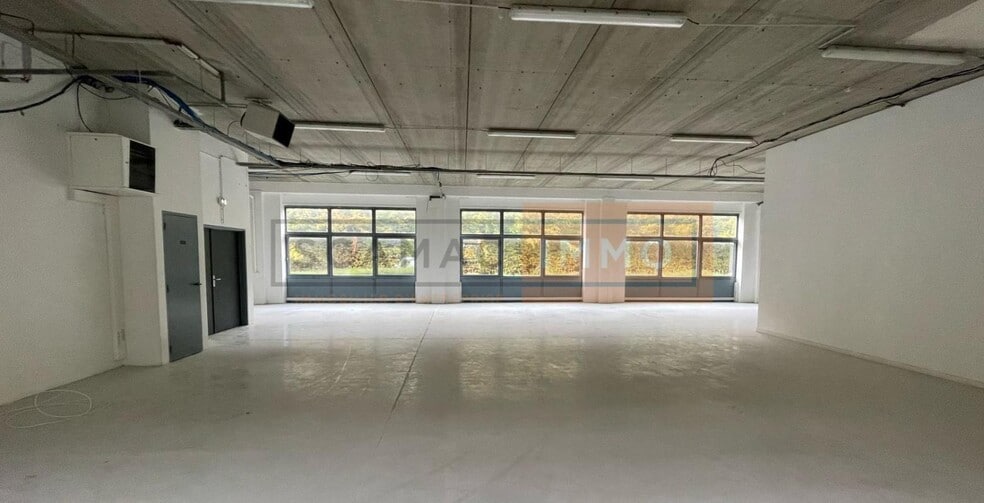 Industrial in Roissy-en-France for lease - Building Photo - Image 2 of 9