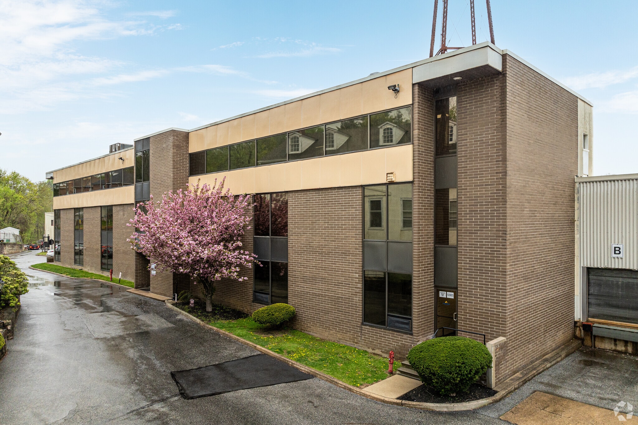 2 New Rd, Aston Township, PA for lease Building Photo- Image 1 of 11