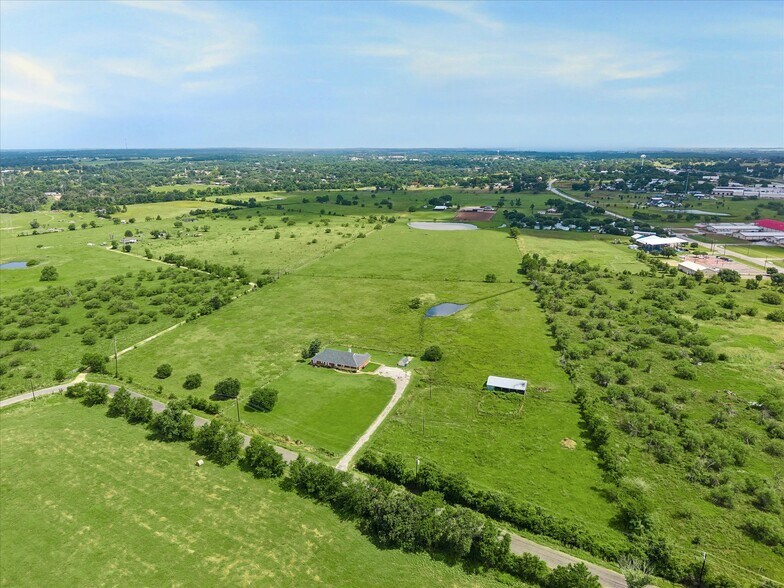 1240 Schumann Rd, Bellville, TX à vendre - Photo du bâtiment - Image 2 de 35