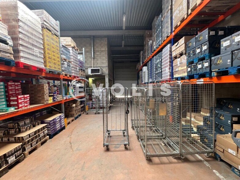 Flex in Collegien for lease - Interior Photo - Image 2 of 5