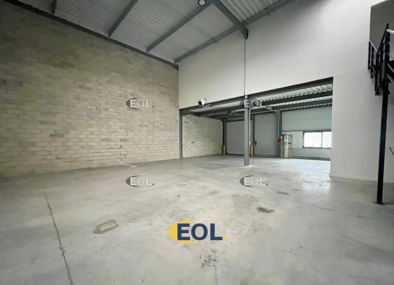 Flex in Aulnay-sous-Bois for lease - Interior Photo - Image 3 of 11