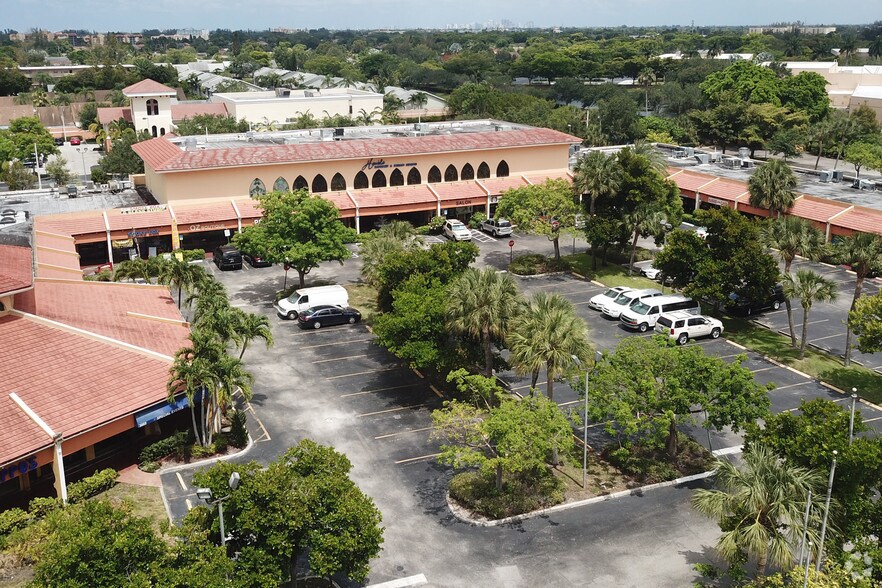 3800-3868 N University Dr, Sunrise, FL à louer - Photo du bâtiment - Image 2 de 5