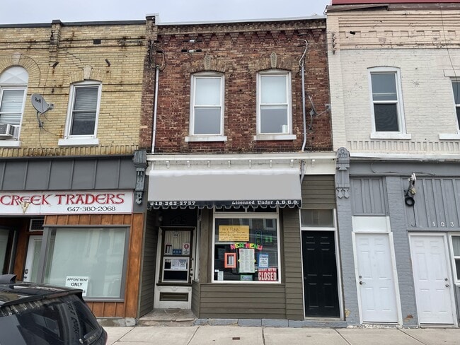 Plus de détails pour 99 1st S ave, Chesley, ON - Commerce de détail à vendre