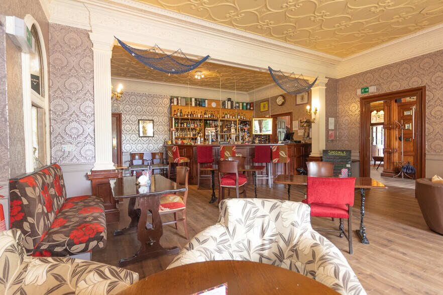 Morangie & Mansfield Castle Hotels portefeuille de 2 propriétés à vendre sur LoopNet.ca - Photo du bâtiment - Image 2 de 15
