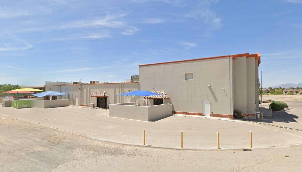 1215 Anthony Dr, Anthony, NM à louer - Photo du bâtiment - Image 3 de 9