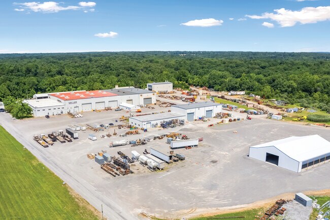 Plus de détails pour 9580 Highway 13 W, Carrier Mills, IL - Industriel à vendre