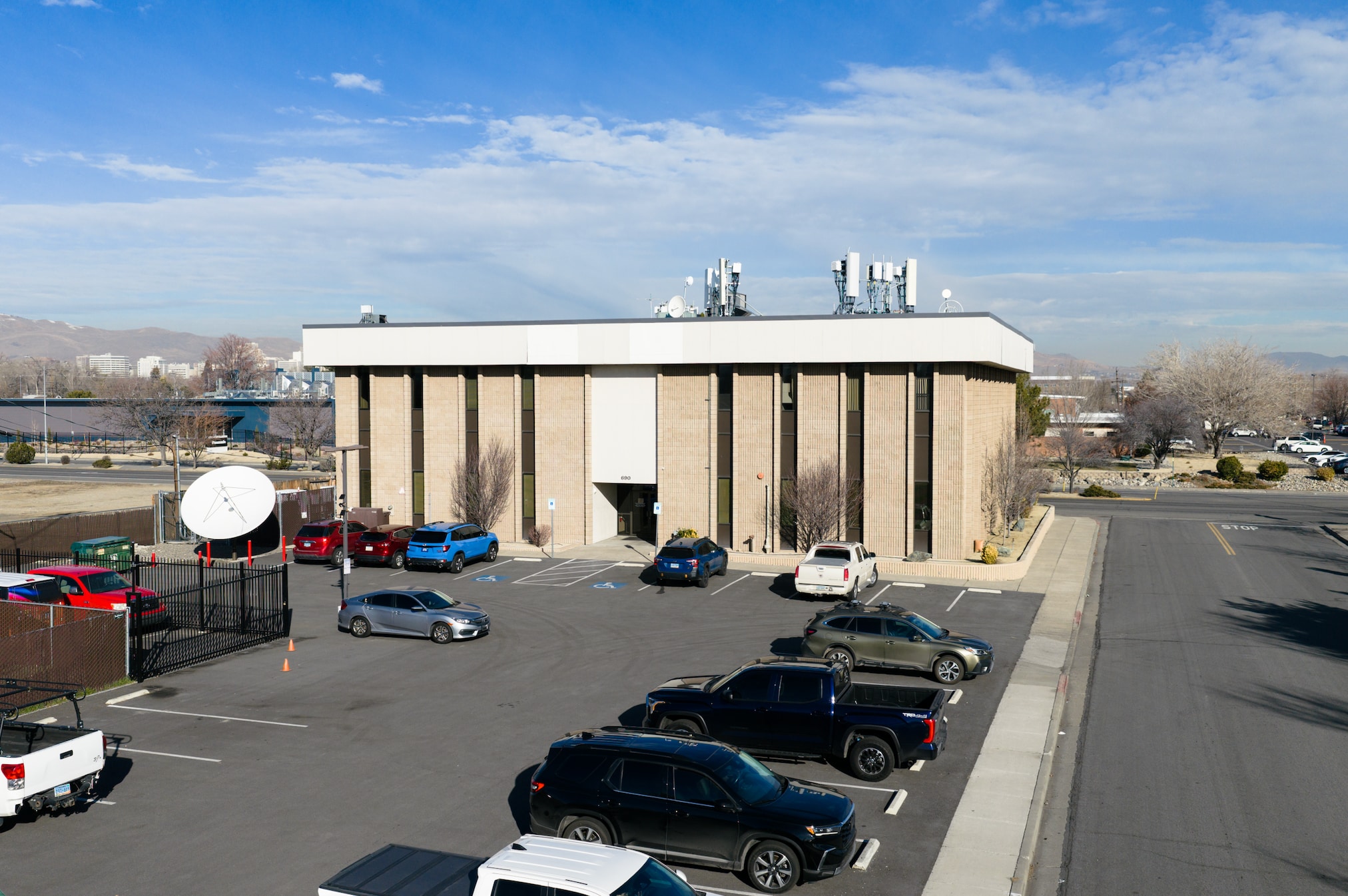 690 E Plumb Ln, Reno, NV for lease Primary Photo- Image 1 of 5