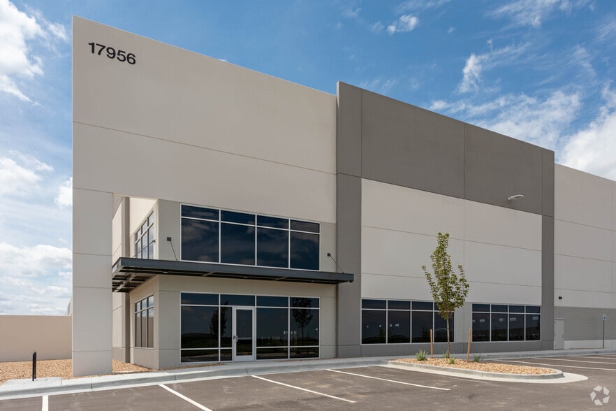 17776 E 84th Ave, Commerce City, CO for lease - Building Photo - Image 3 of 17