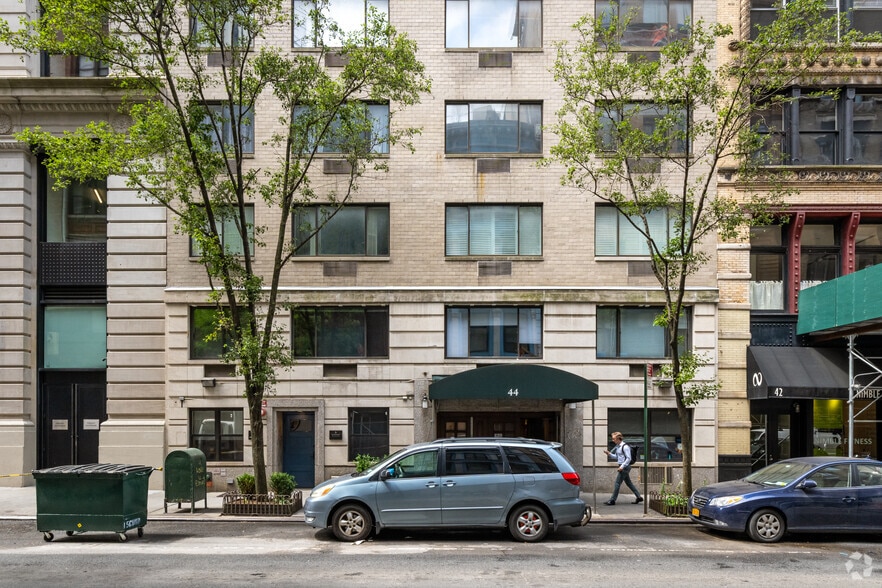 44 E 12th St, New York, NY à louer - Photo du bâtiment - Image 2 de 9