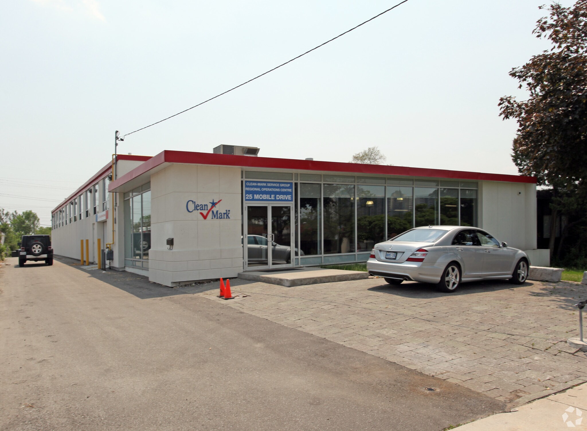 25 Mobile Dr, Toronto, ON for sale Primary Photo- Image 1 of 1